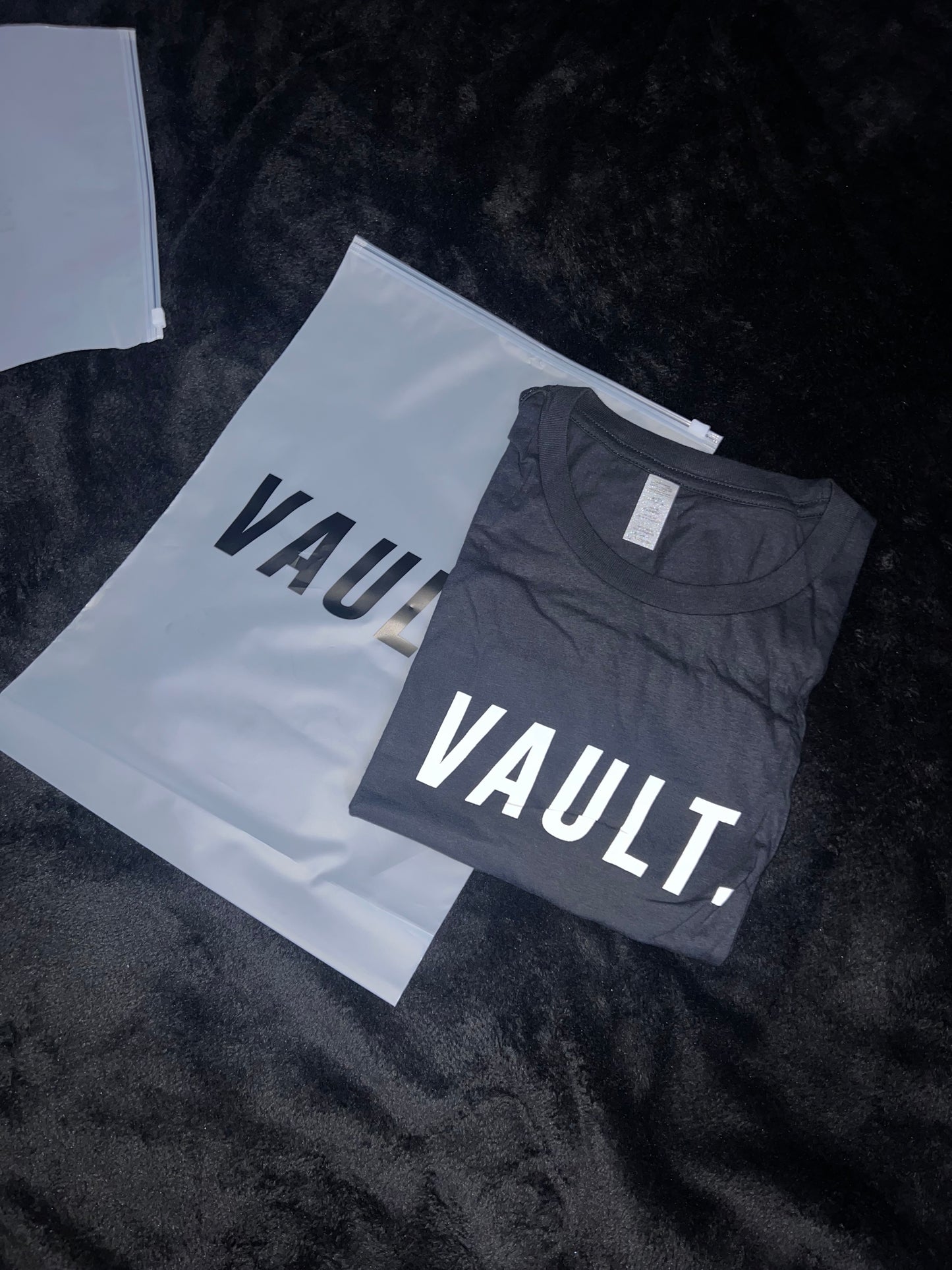 Vault italic Tee